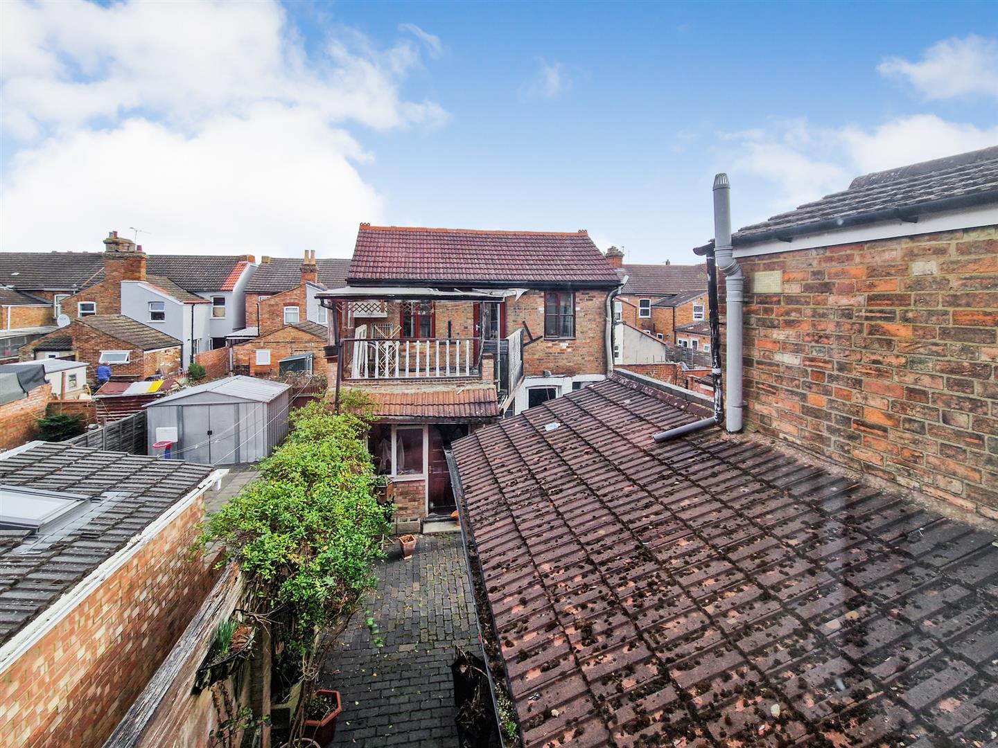 4 bed property in Marlborough Road, Bedford